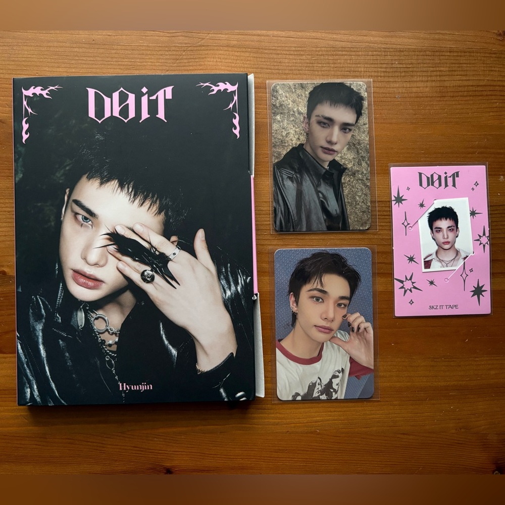 Stray Kids Do It Hyunjin Accordion Album with Photocards